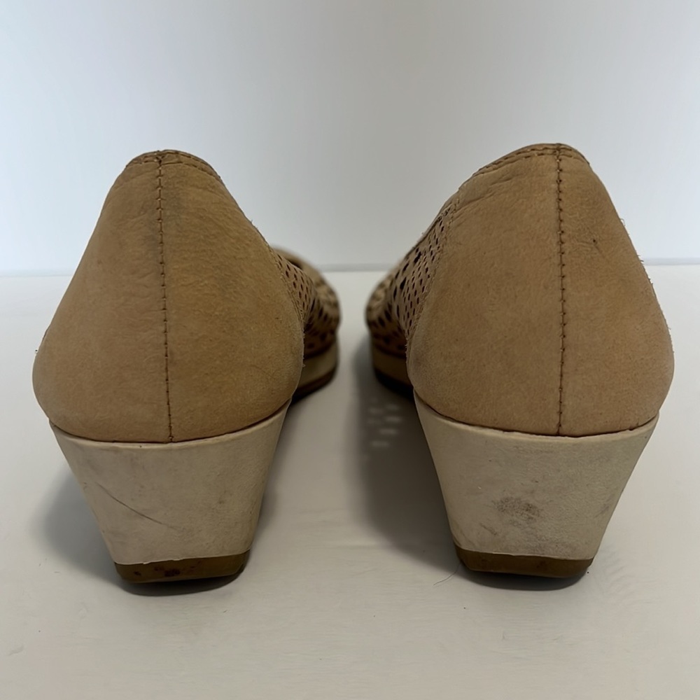 Naturalizer Brelynn N5 Comfort Tan Slip on Wedge shoe size 6.5M - Picture 5 of 11
